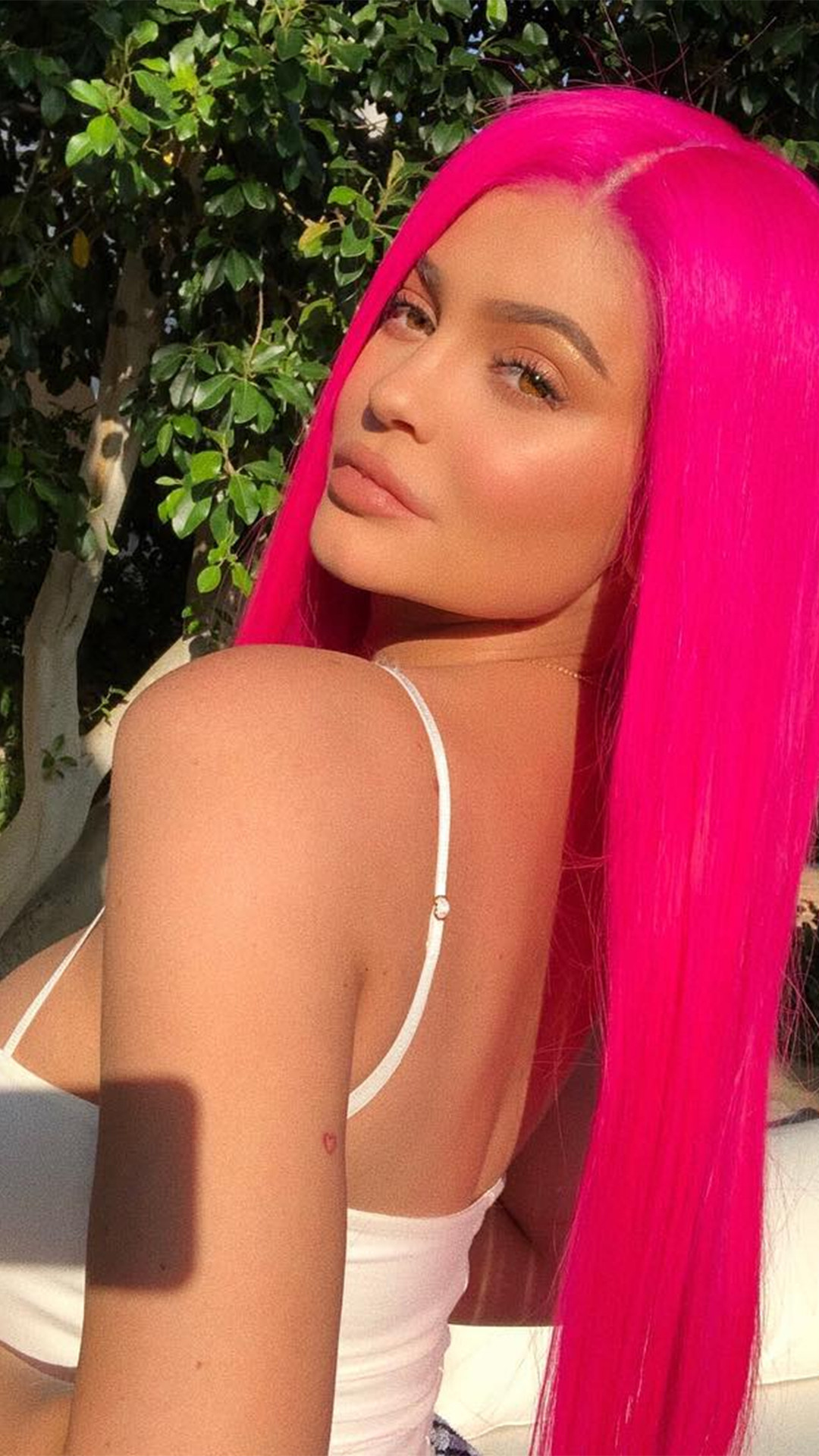 Kylie Jenner, Hot Pink Wig Kylie Jenner, Hot Pink Wig